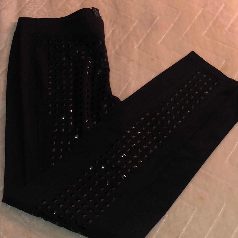 BLACK STUDDED LEGGINGS